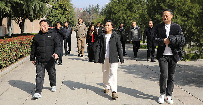 陜西省河南信陽商會赴西安培華學(xué)院開展校企合作考察交流